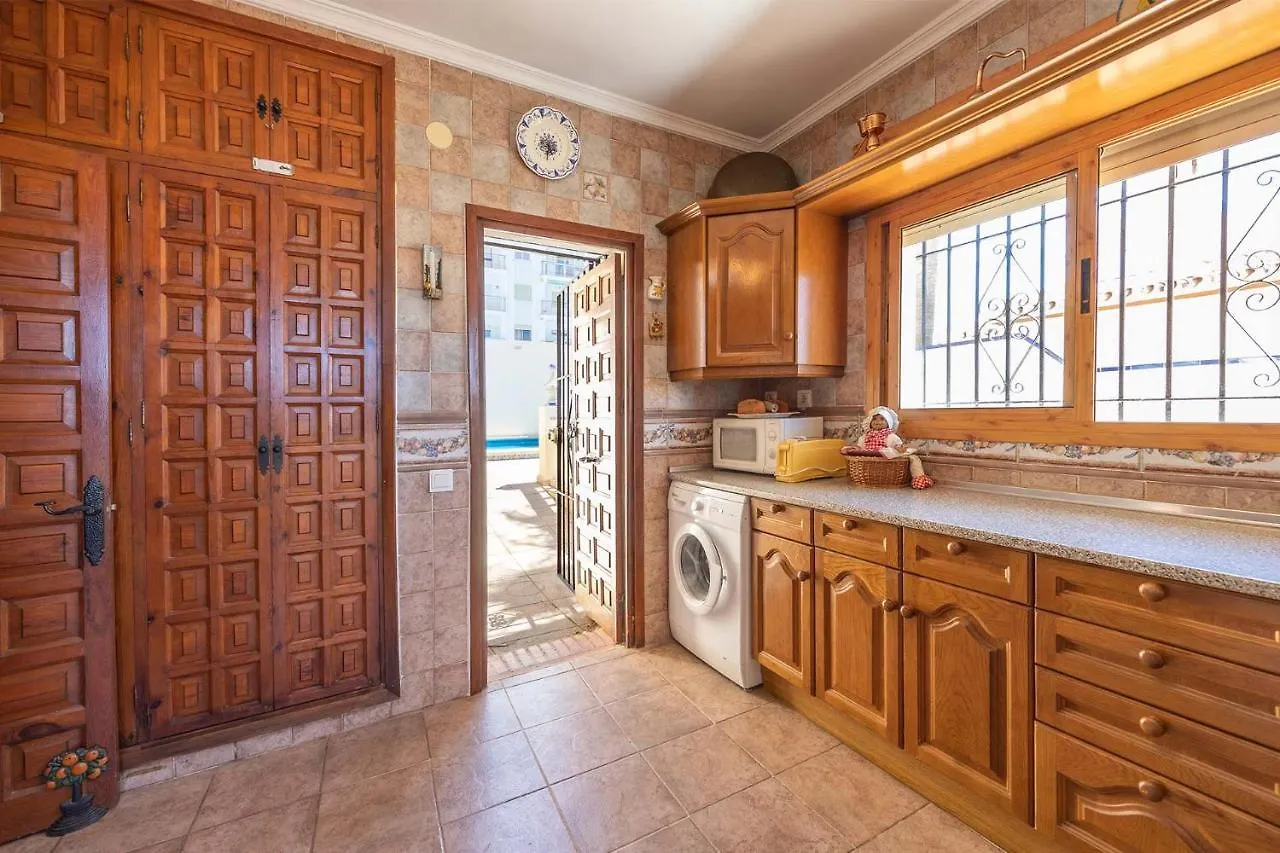 Villa De Alquiler Vacacional En Nerja Calle Solana